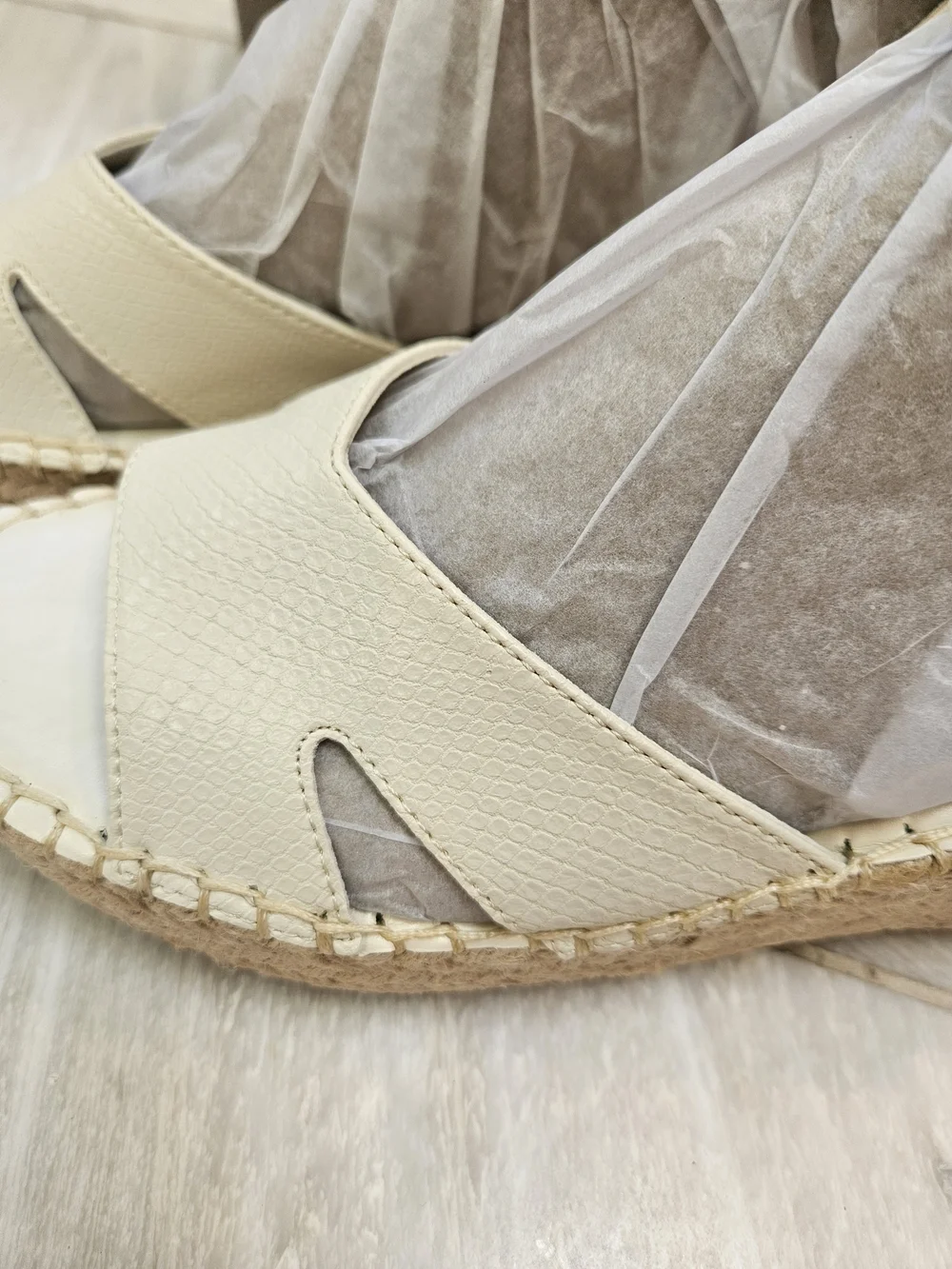 Franco Sarto Cream Espadrille Wedge Sandals with Ankle Strap Size 8...NW
